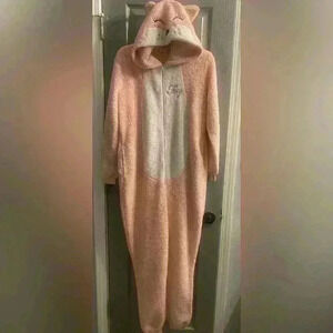 Women’s Fox Suit with hood can be used for Halloween costume or PJ’s. Size S 4-6